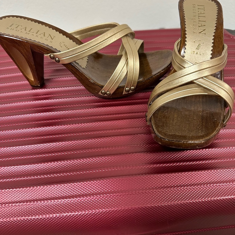 Gold Metallic Open-Toe Heels with Crisscross Straps